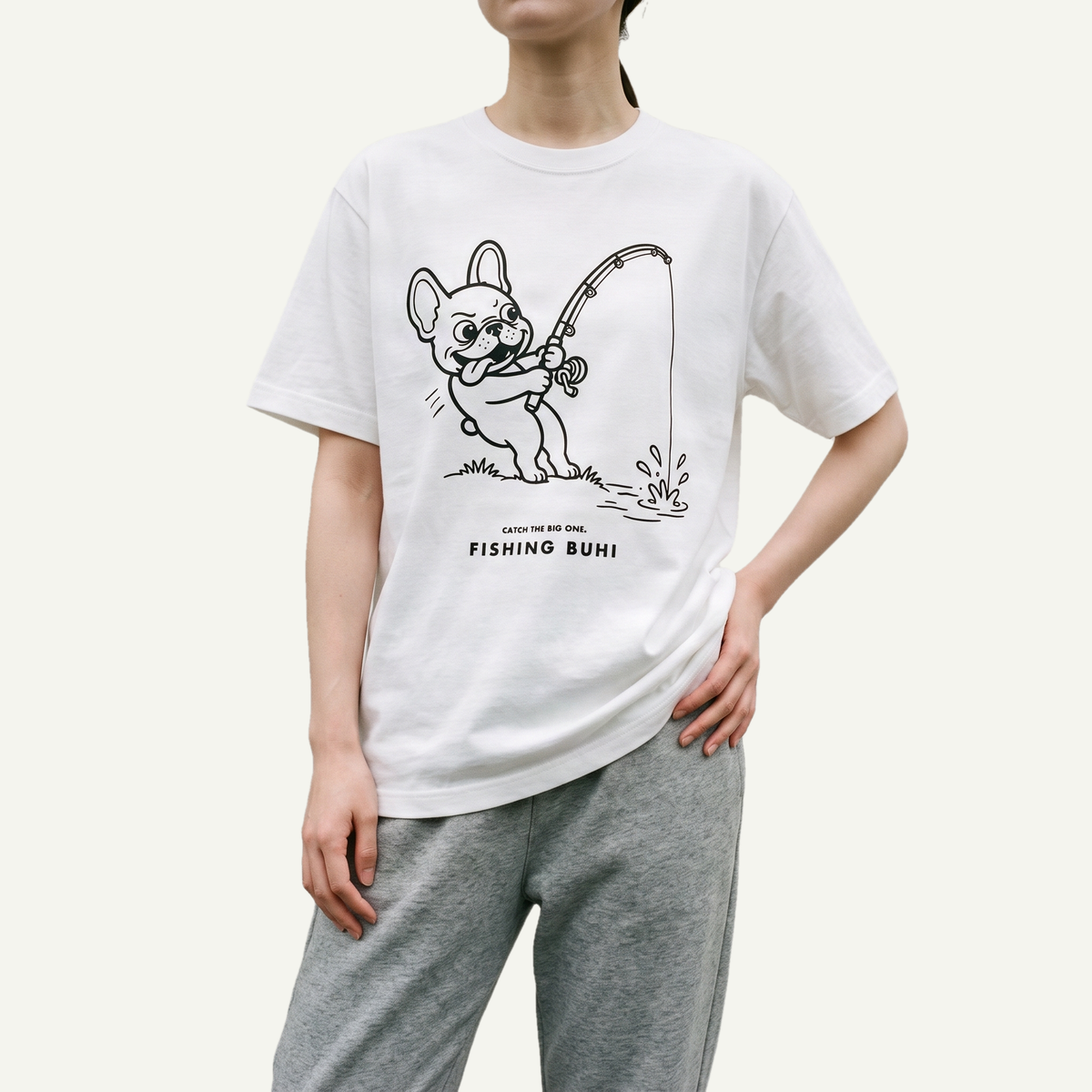 FISHING BUHI Tシャツ ホワイト 着用